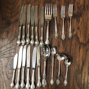 Vintage Queen’s Fancy Lyon Stainless Flatware 20 Lot Replacements Floral Ornate